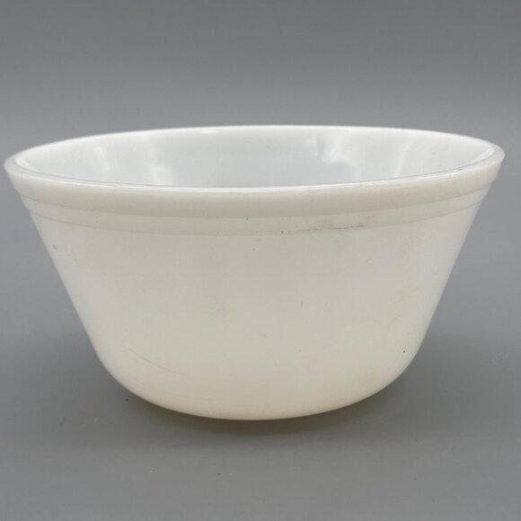 Vintage Federal Glass Vegetable Harvest 2 Quart Garden Vegetable Milk Glass Bowl - Picture 5 of 10